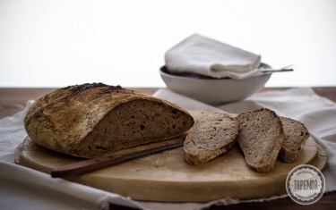 Chleb pszenny razowy 100 procent hydracji